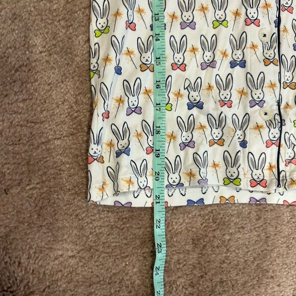 Roller Rabbit Celebration Bunnies Polo Pajama Set Size P - Picture 9 of 15